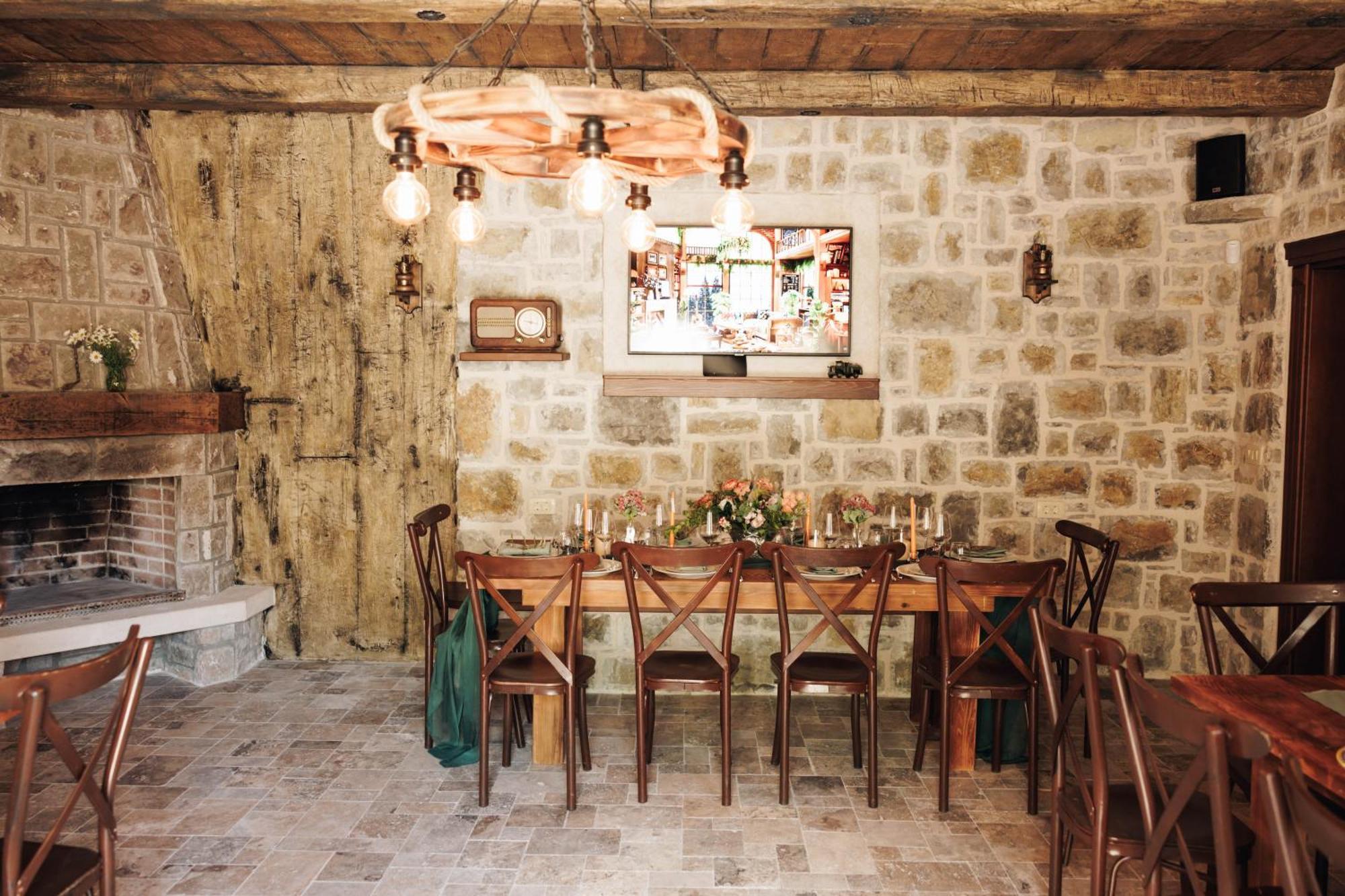 Olive Queen Rustic Estate Bar Exterior photo